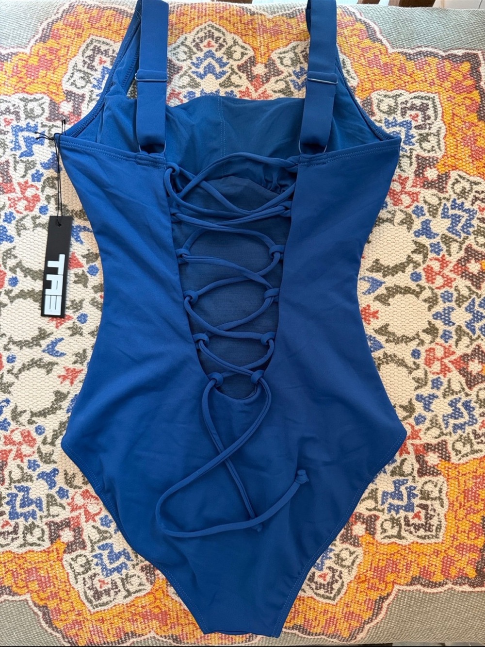 TA3 Squarey One Piece Swimsuit Navy XS NWT - Picture 2 of 3
